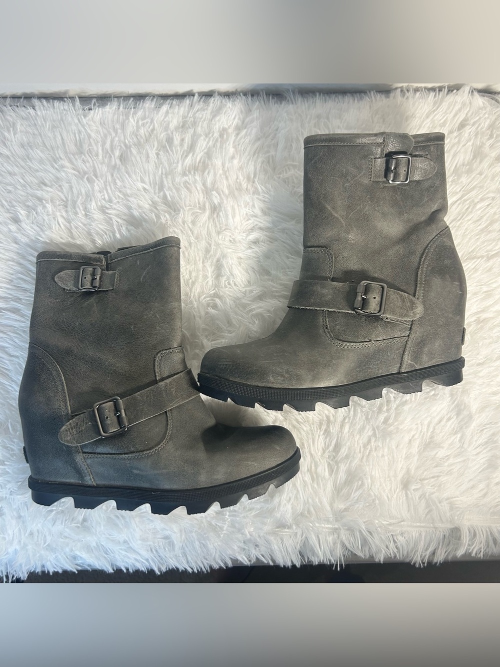 Sorel Joan of Arctic Wedge II Buckle Boots – Size 9
